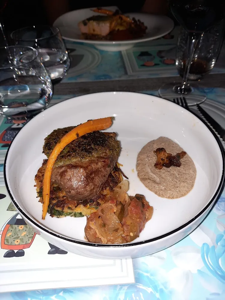 Mignon de Veau En Croûte d'herbes Et Noix de Cajou